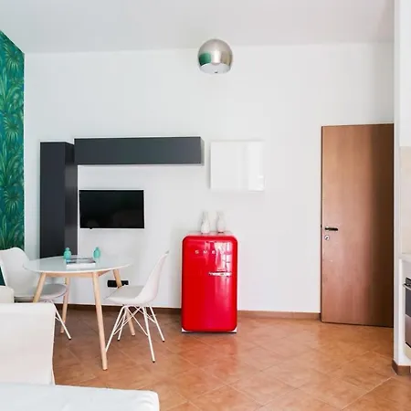 New In Isola Close To Center - Cola Montano Apartment